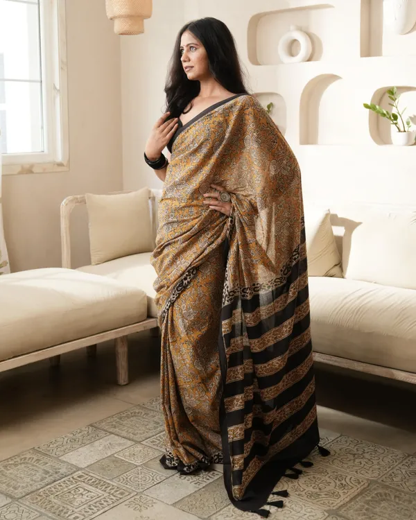 Mustard_Black_Cotton_Jaal_Printed_Mul_Saree_For_Women